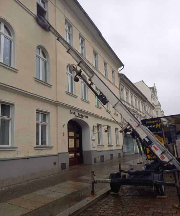 Möbellift in Duisburg für den Firmenumzug